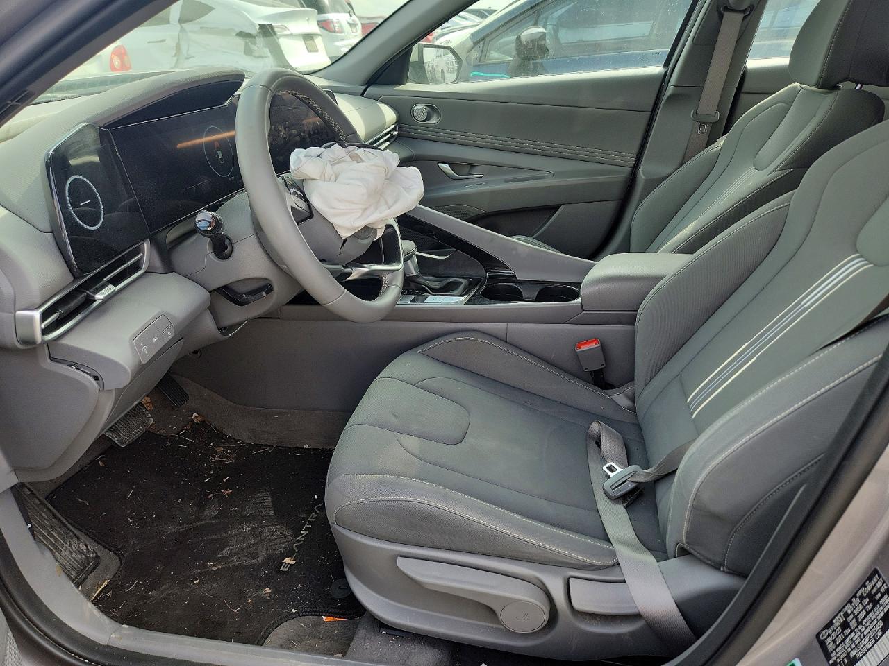 2023 HYUNDAI ELANTRA SEL photo 13