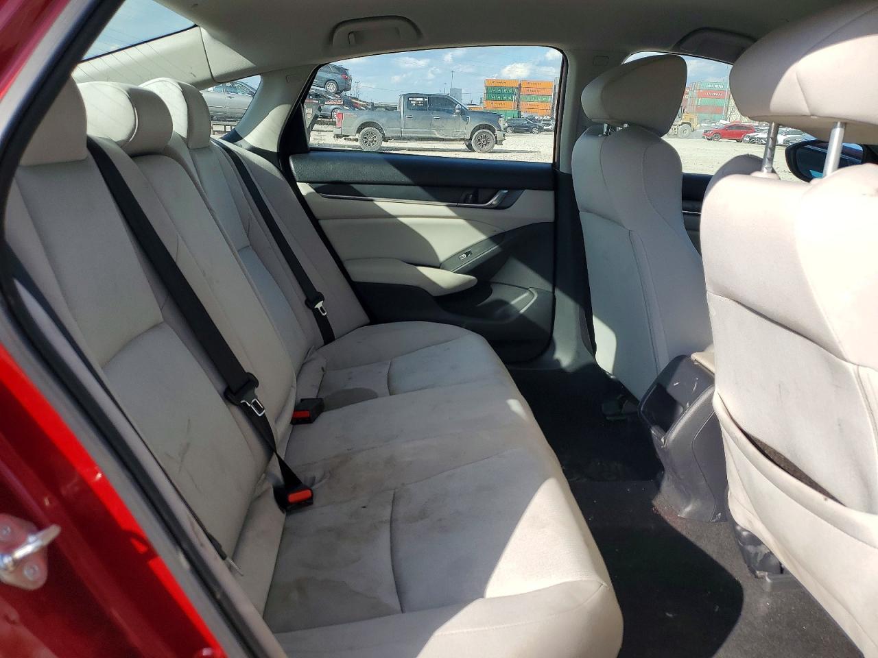 2018 HONDA ACCORD LX photo 10