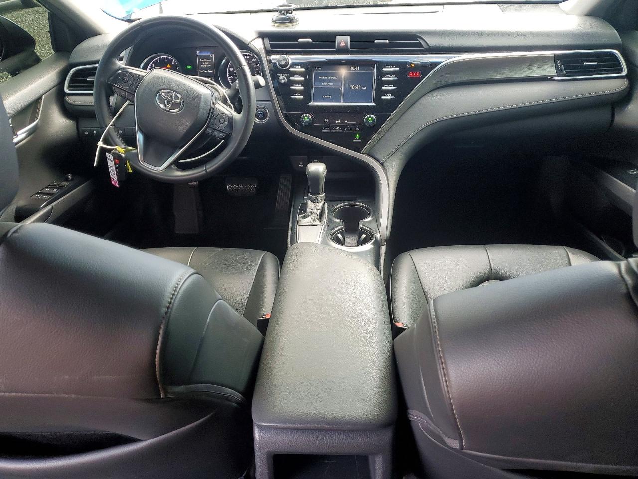 2018 TOYOTA CAMRY SE photo 8