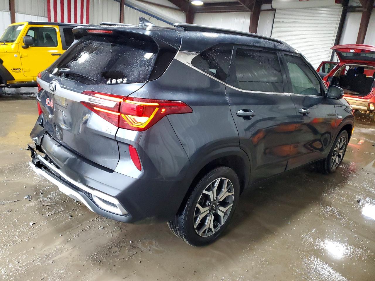 2021 KIA SELTOS EX photo 3