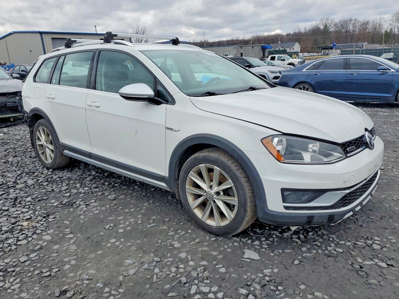 2017 VOLKSWAGEN GOLF ALLTRACK S photo 4