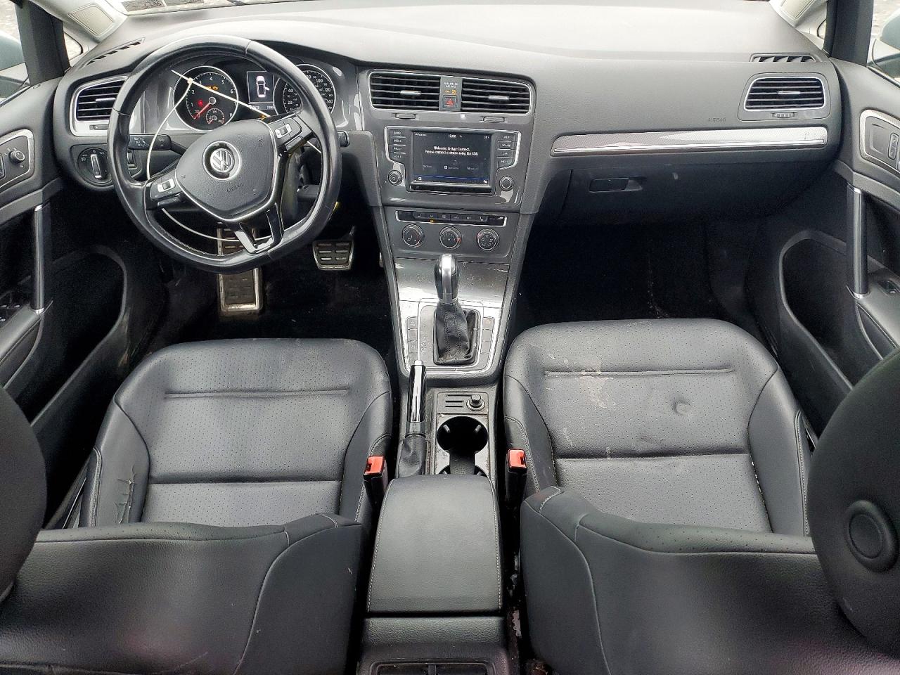 2017 VOLKSWAGEN GOLF ALLTRACK S photo 8