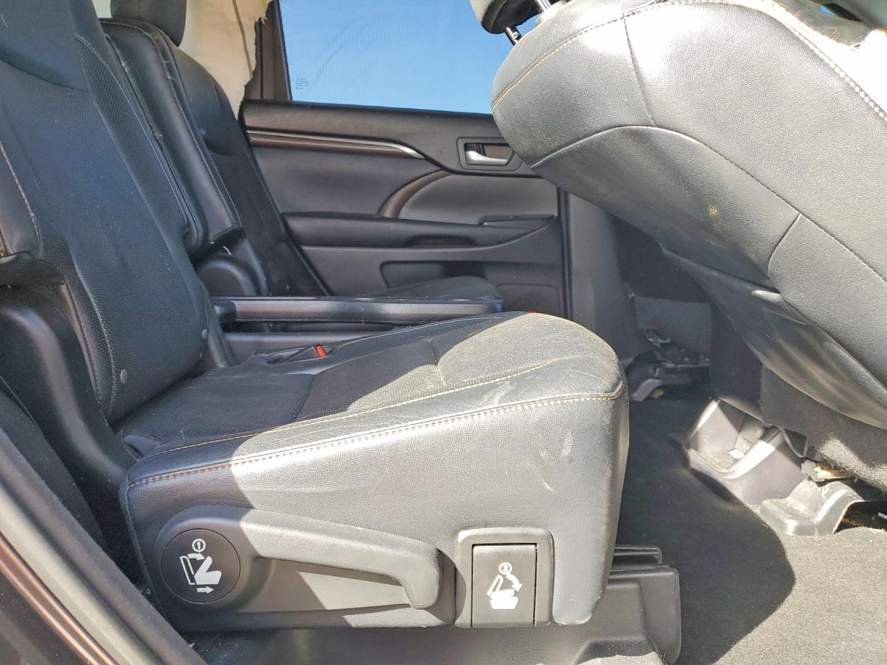 2014 TOYOTA HIGHLANDER LIMITED photo 11