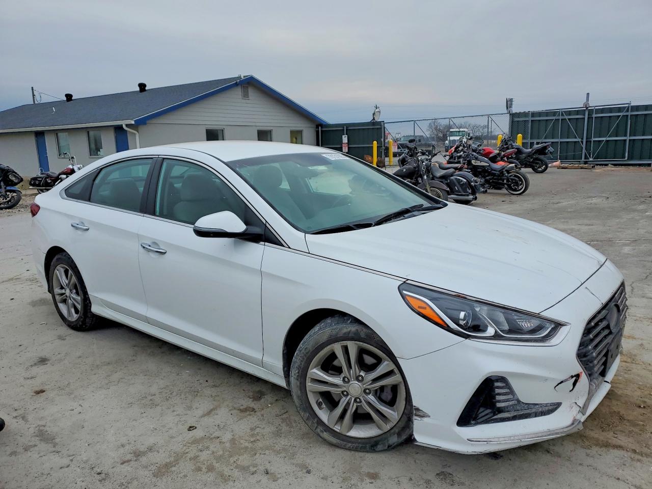 2018 HYUNDAI SONATA photo 4