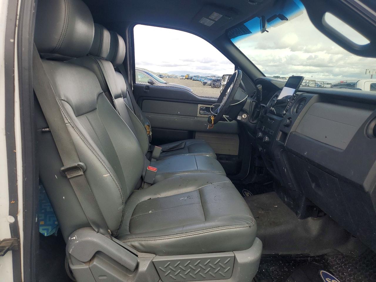2011 FORD F150 photo 28