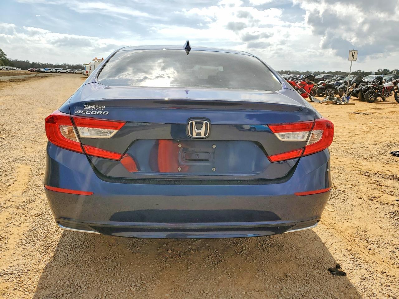 2020 HONDA ACCORD EX photo 6