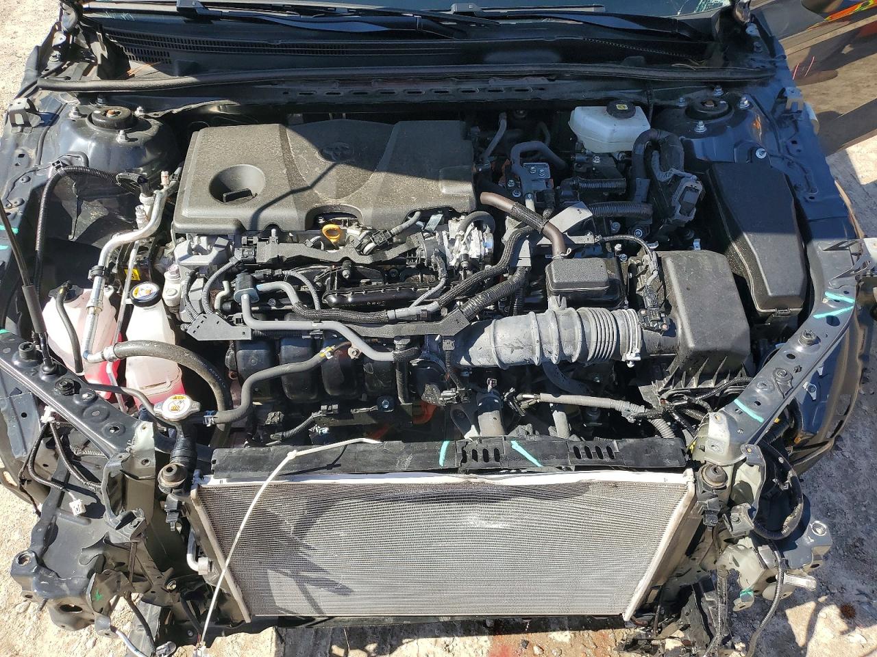 2025 TOYOTA CAMRY XLE photo 11