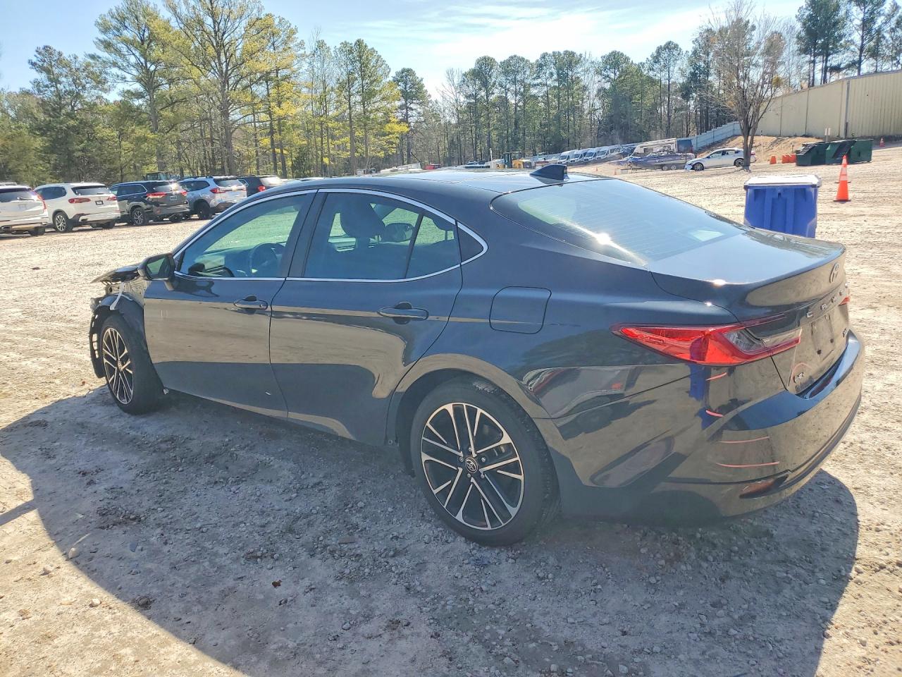 2025 TOYOTA CAMRY XLE photo 2
