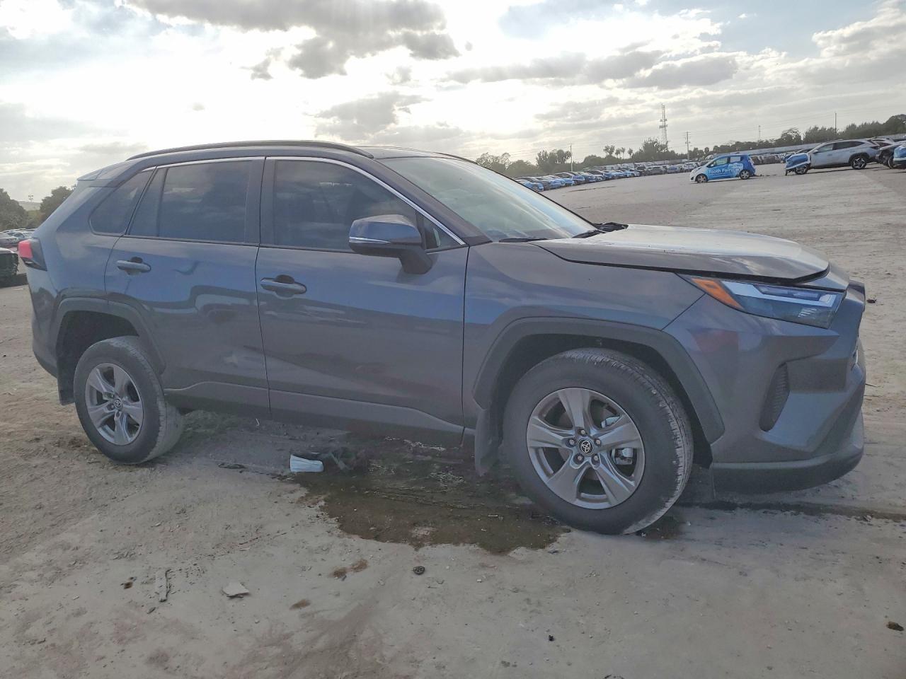 2025 TOYOTA RAV4 XLE photo 10