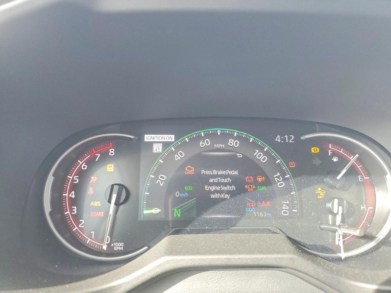 2025 TOYOTA RAV4 XLE photo 25