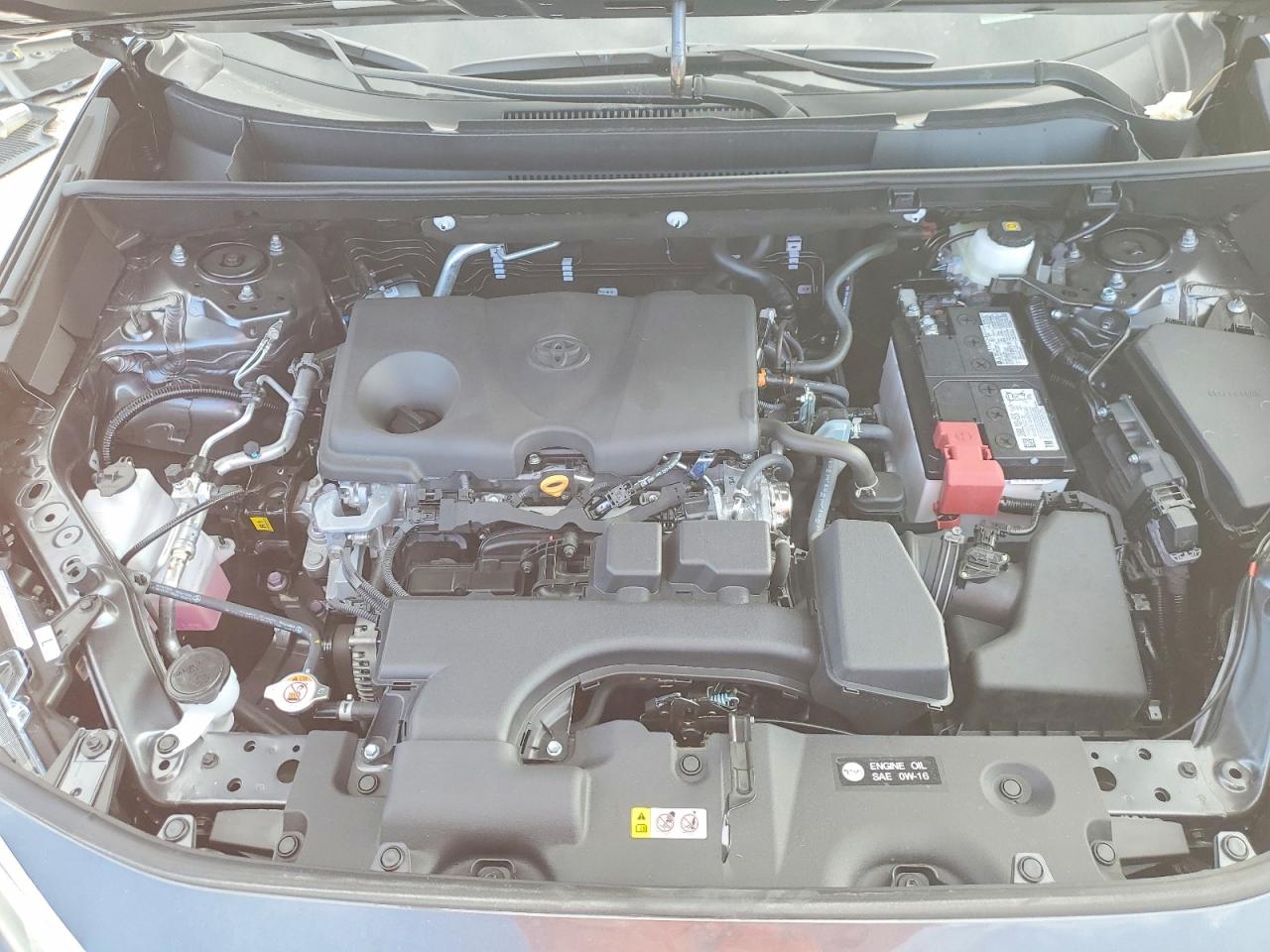 2025 TOYOTA RAV4 XLE photo 34