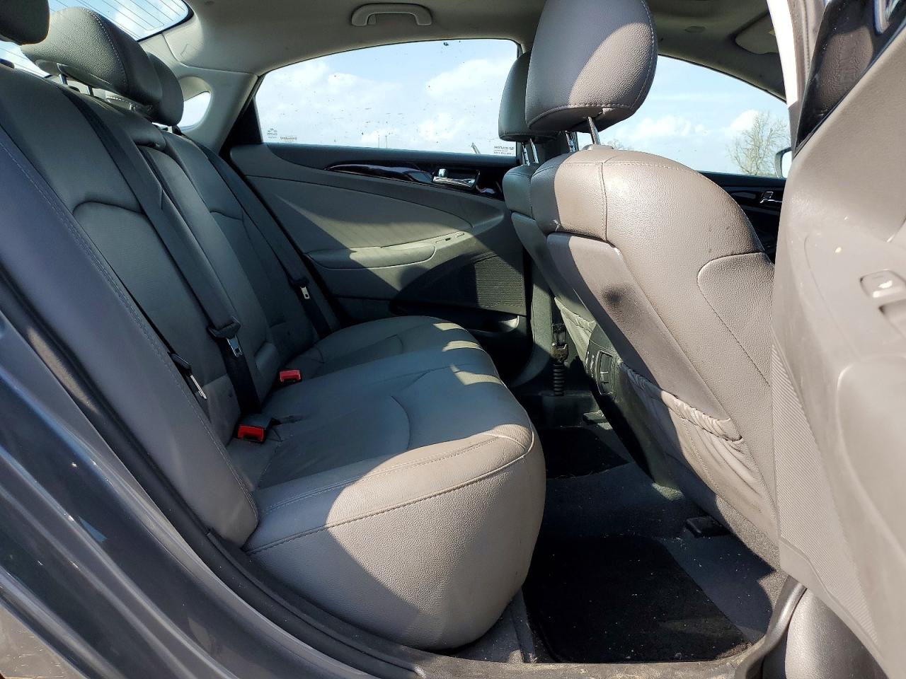 2013 HYUNDAI SONATA SE photo 28