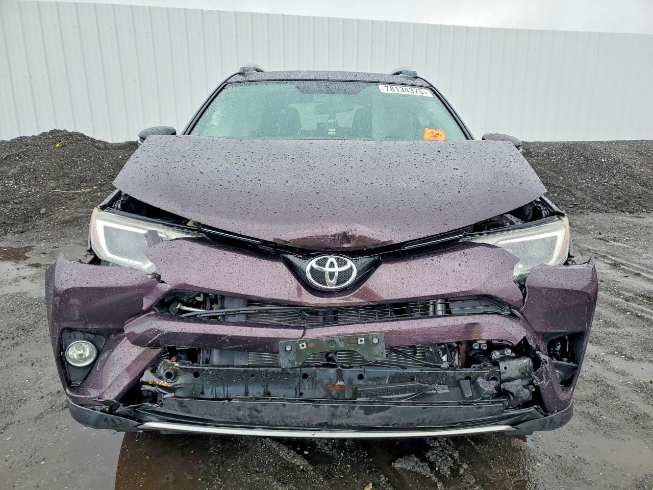 2016 TOYOTA RAV4 XLE photo 9