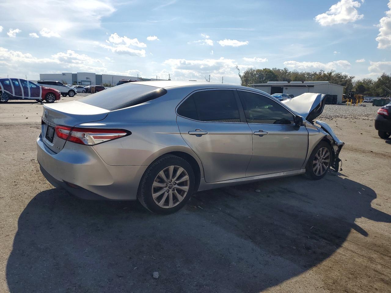 2018 TOYOTA CAMRY LE photo 7
