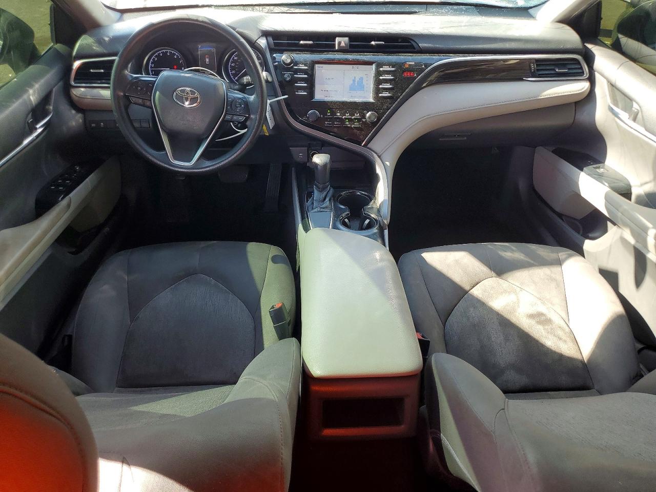 2018 TOYOTA CAMRY LE photo 22