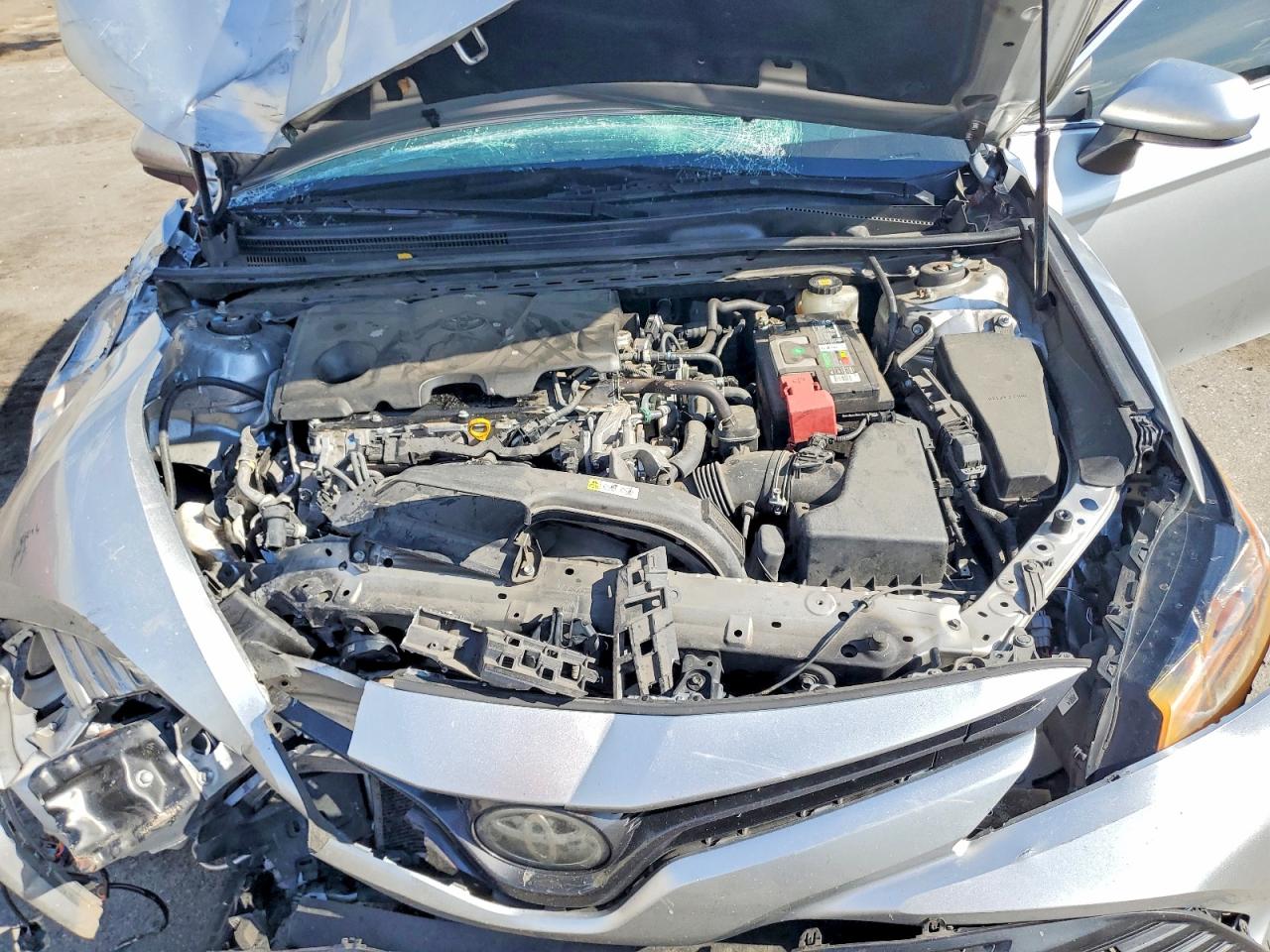 2018 TOYOTA CAMRY LE photo 31