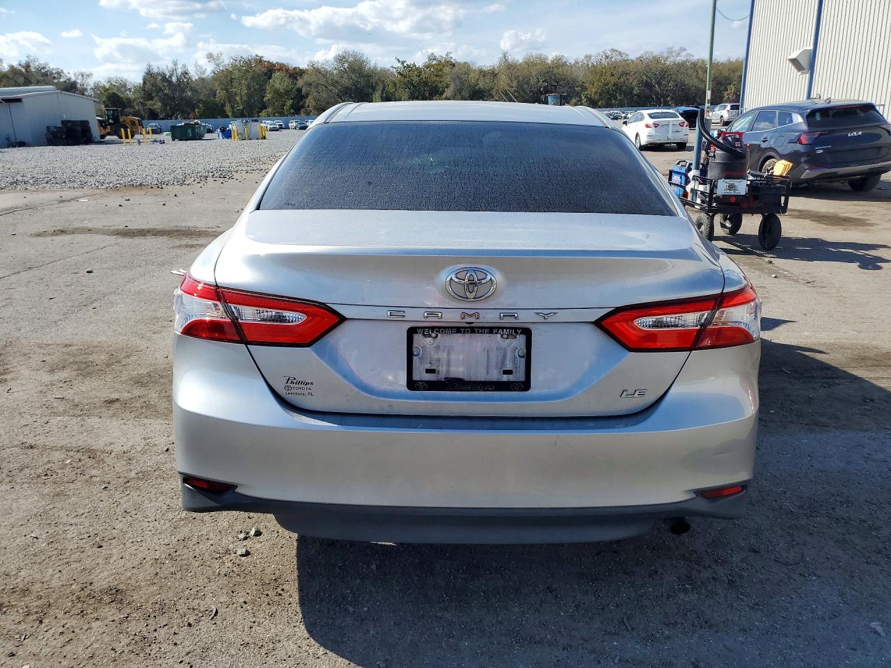 2018 TOYOTA CAMRY LE photo 16