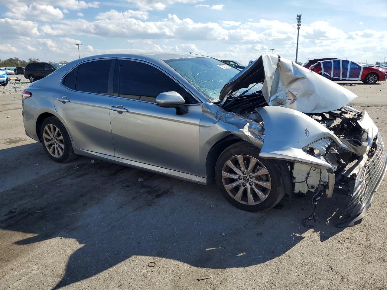 2018 TOYOTA CAMRY LE photo 10