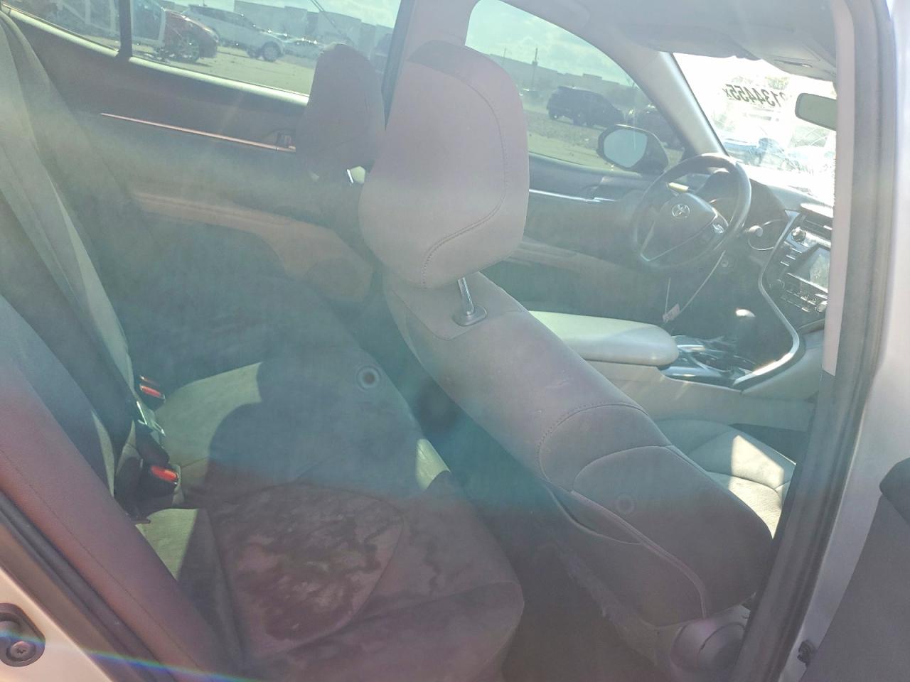 2018 TOYOTA CAMRY LE photo 28