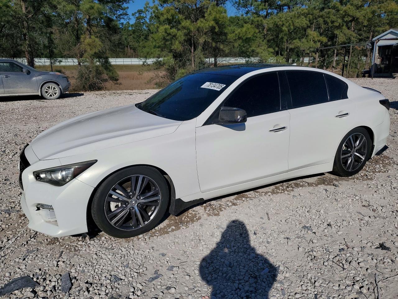 2015 INFINITI Q50