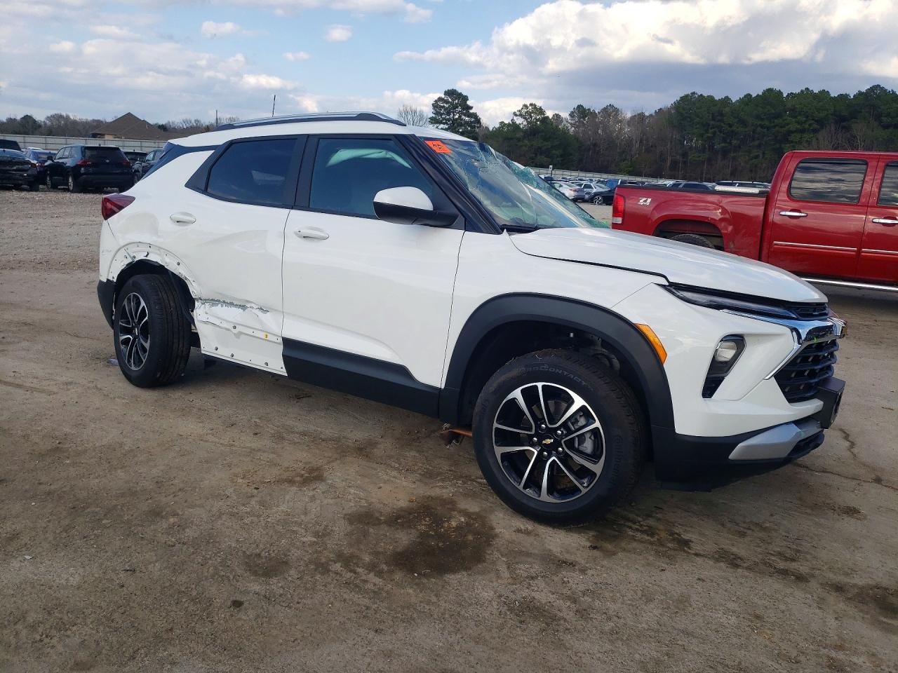 2025 CHEVROLET TRAILBLAZER LT photo 4
