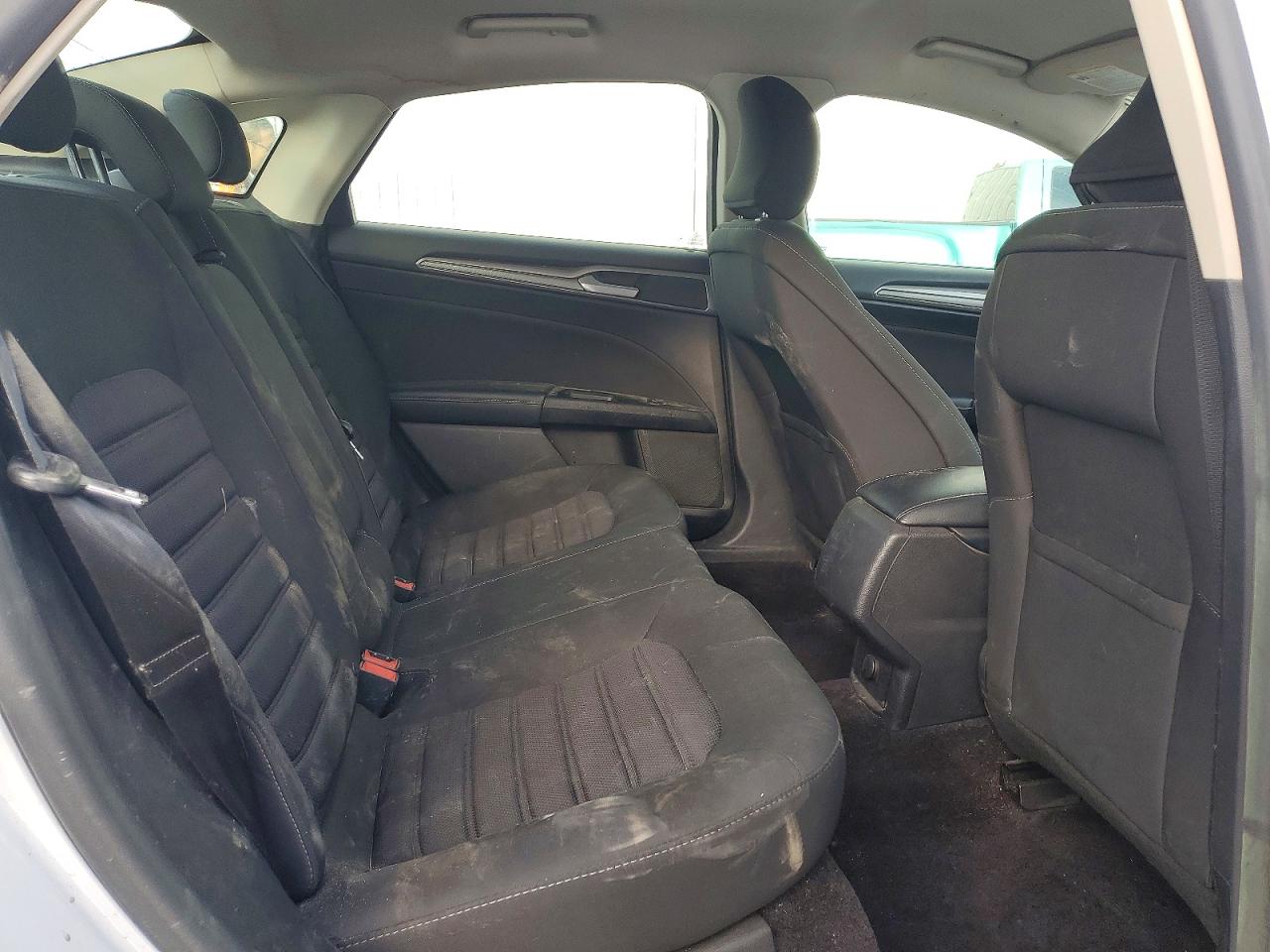 2017 FORD FUSION SE photo 19