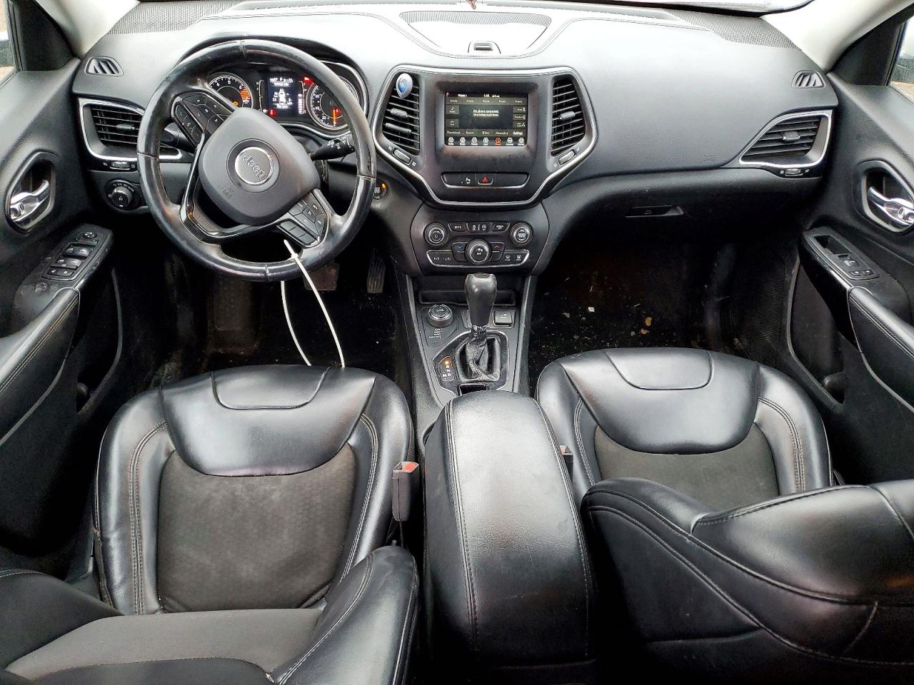 2019 JEEP CHEROKEE LATITUDE PLUS photo 8