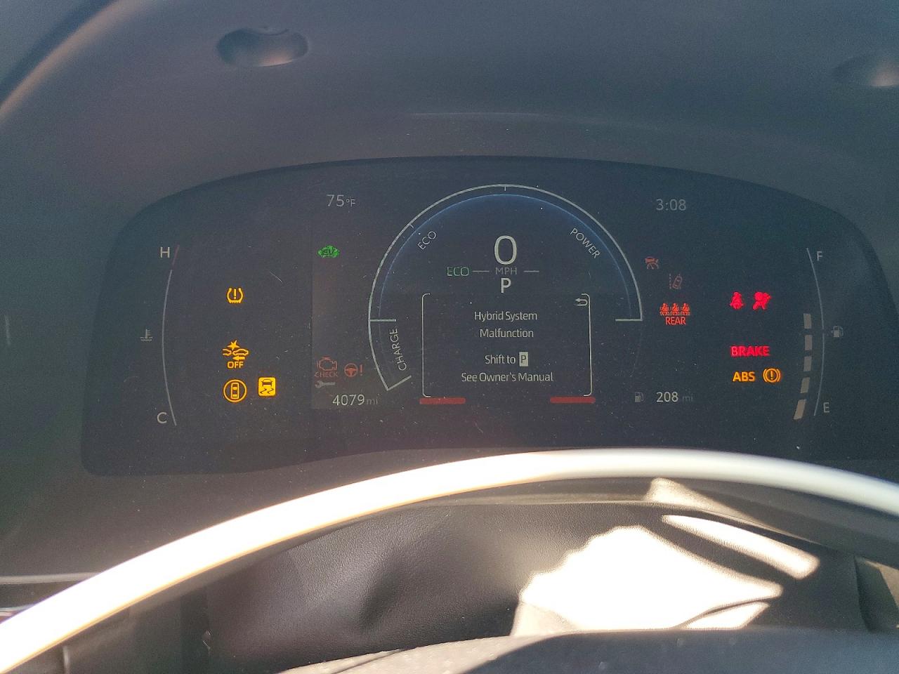 2025 TOYOTA CAMRY LE photo 9