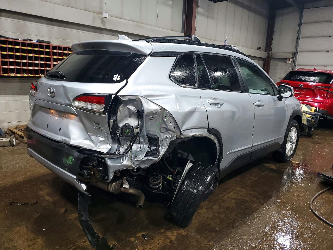 2023 TOYOTA COROLLA CROSS LE photo 5