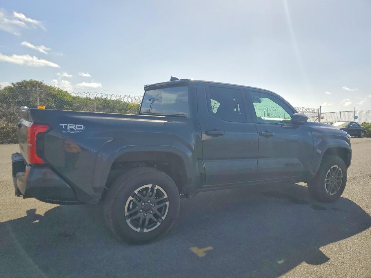 2025 TOYOTA TACOMA DOUBLE CAB photo 5
