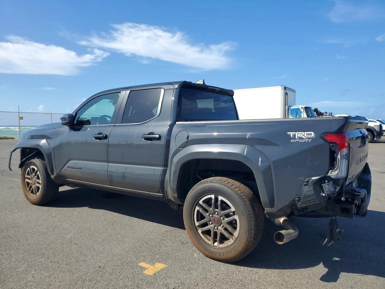 2025 TOYOTA TACOMA DOUBLE CAB photo 3