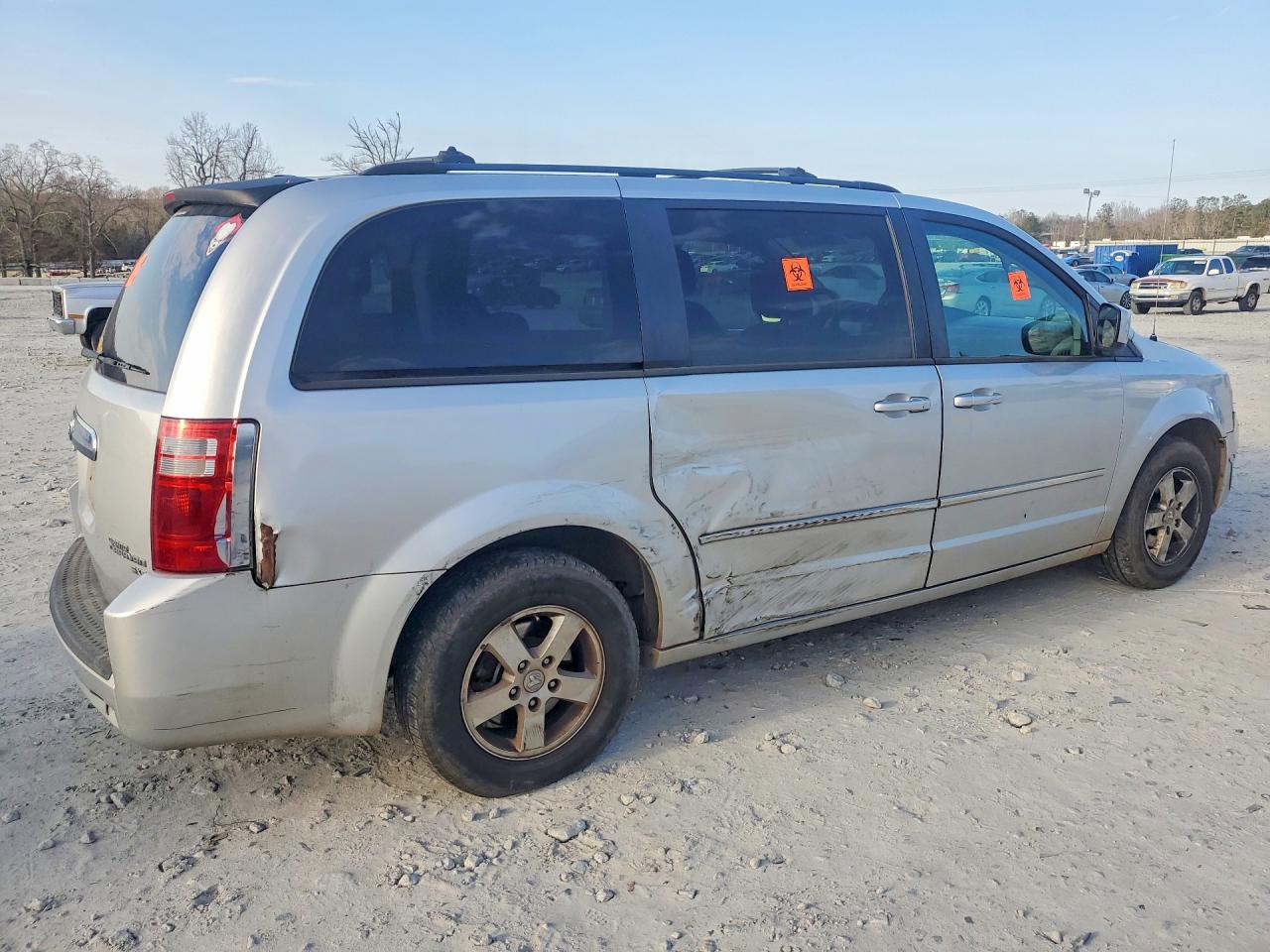 2010 DODGE GRAND CARAVAN SXT photo 3