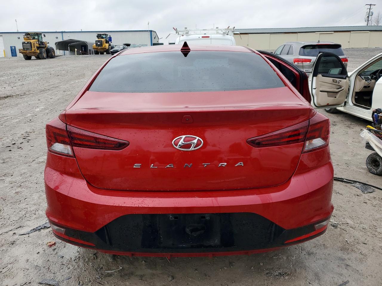2019 HYUNDAI ELANTRA SEL photo 11