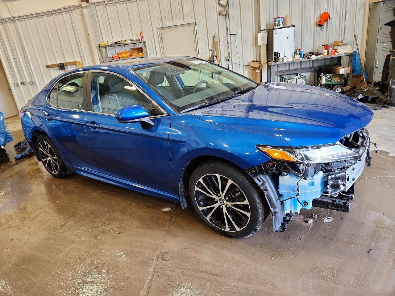 2020 TOYOTA CAMRY SE photo 10