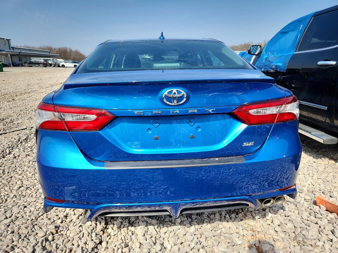 2020 TOYOTA CAMRY SE photo 16