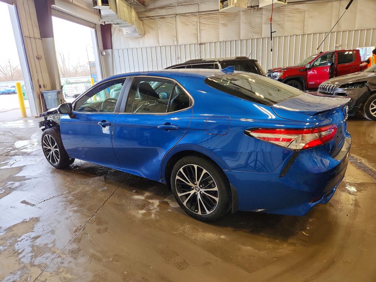 2020 TOYOTA CAMRY SE photo 4