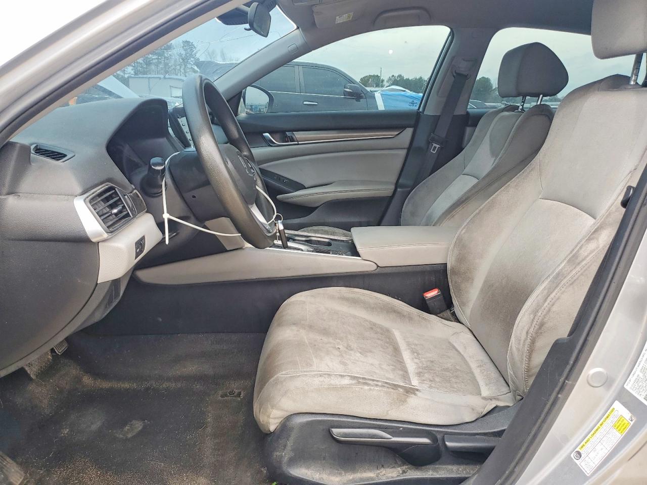 2018 HONDA ACCORD LX photo 13
