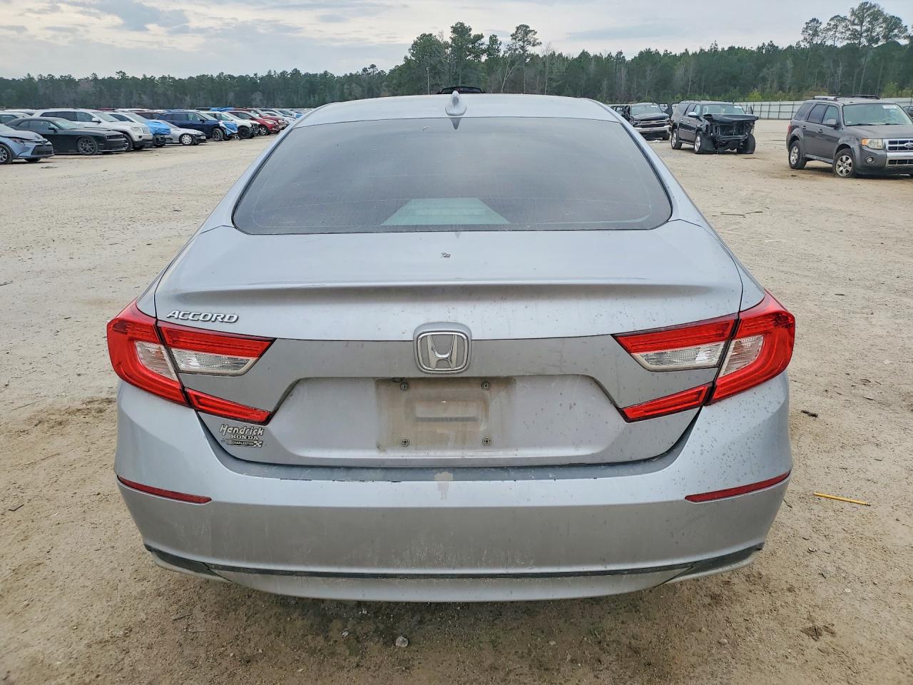 2018 HONDA ACCORD LX photo 11
