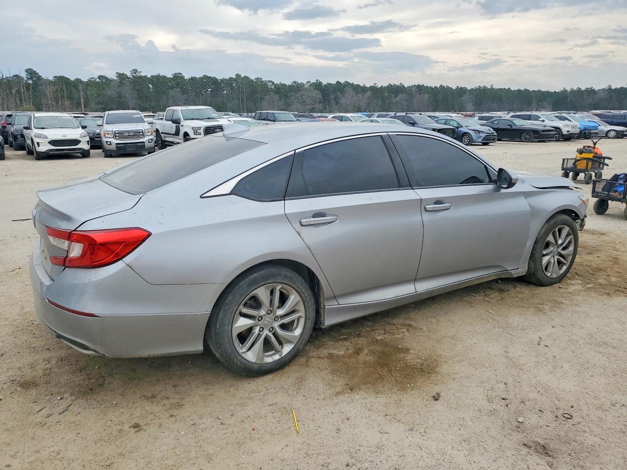 2018 HONDA ACCORD LX photo 5