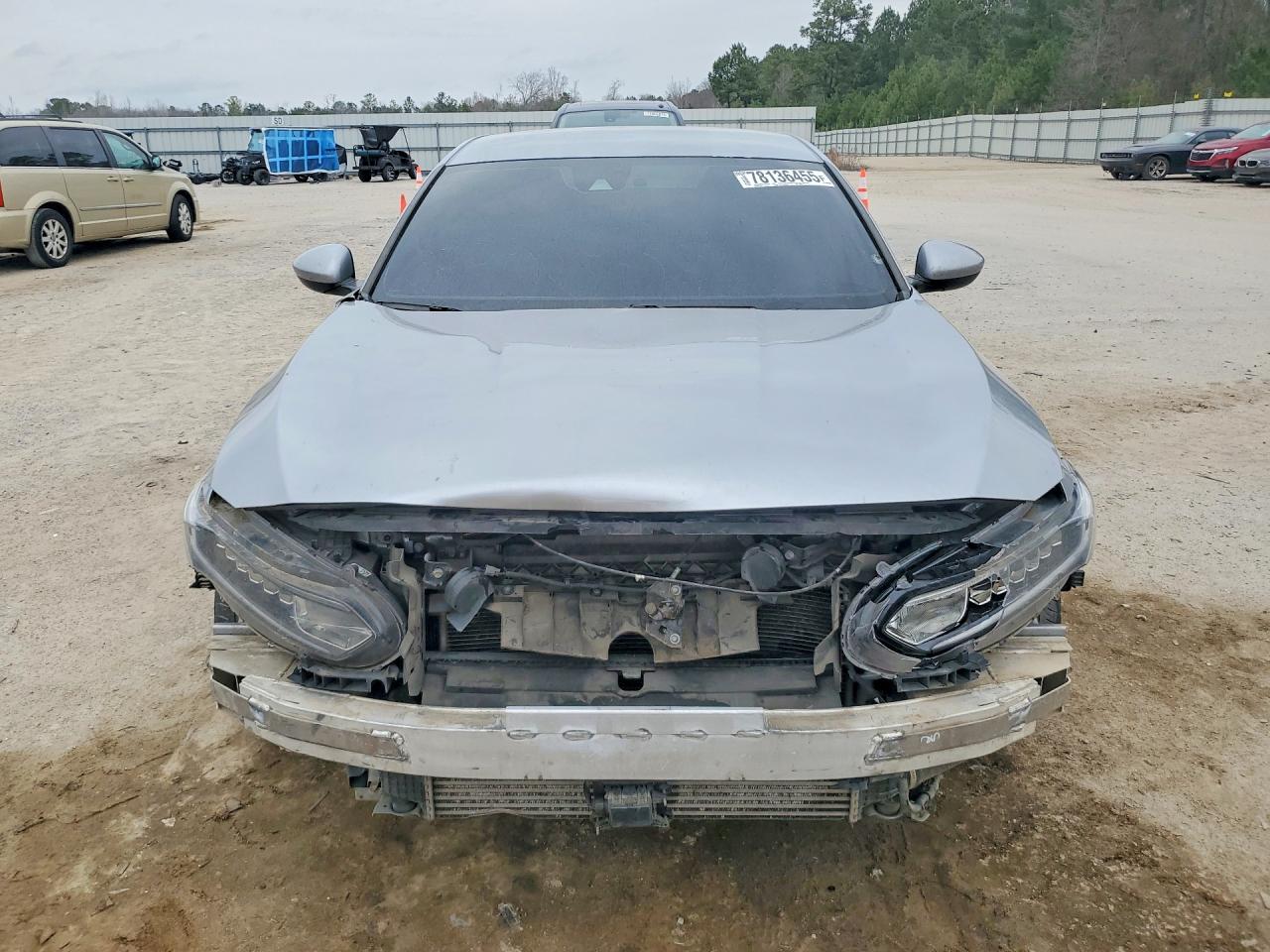 2018 HONDA ACCORD LX photo 9