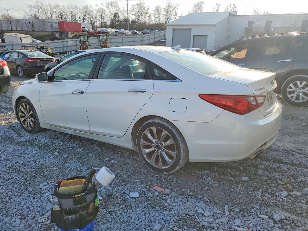 2013 HYUNDAI SONATA SE photo 2