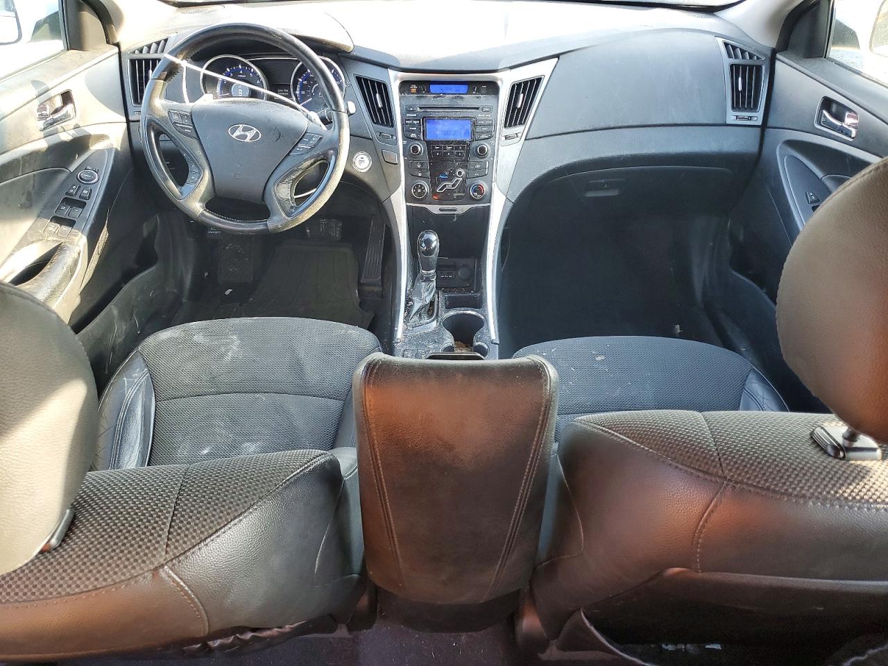 2013 HYUNDAI SONATA SE photo 8