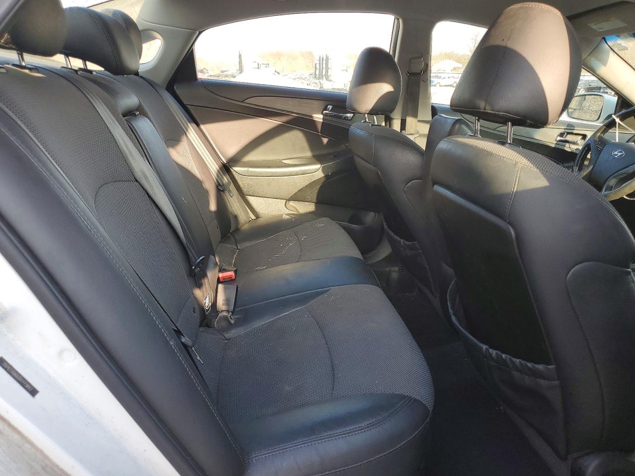 2013 HYUNDAI SONATA SE photo 10