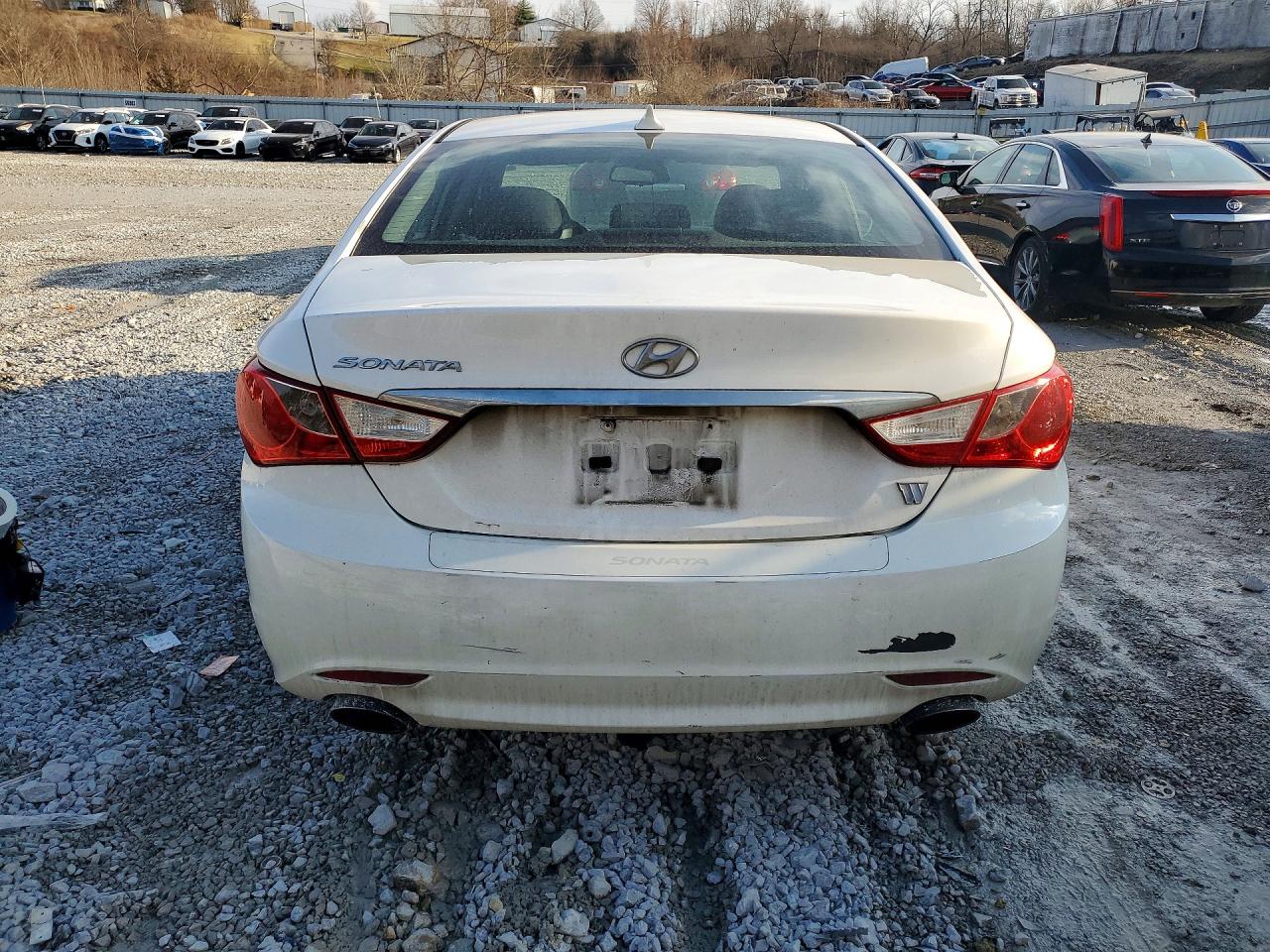 2013 HYUNDAI SONATA SE photo 6