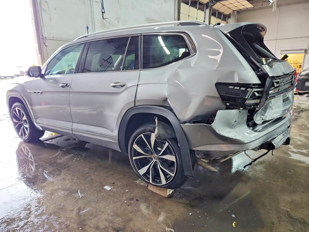 2024 VOLKSWAGEN ATLAS SEL PREMIUM R-LINE photo 2