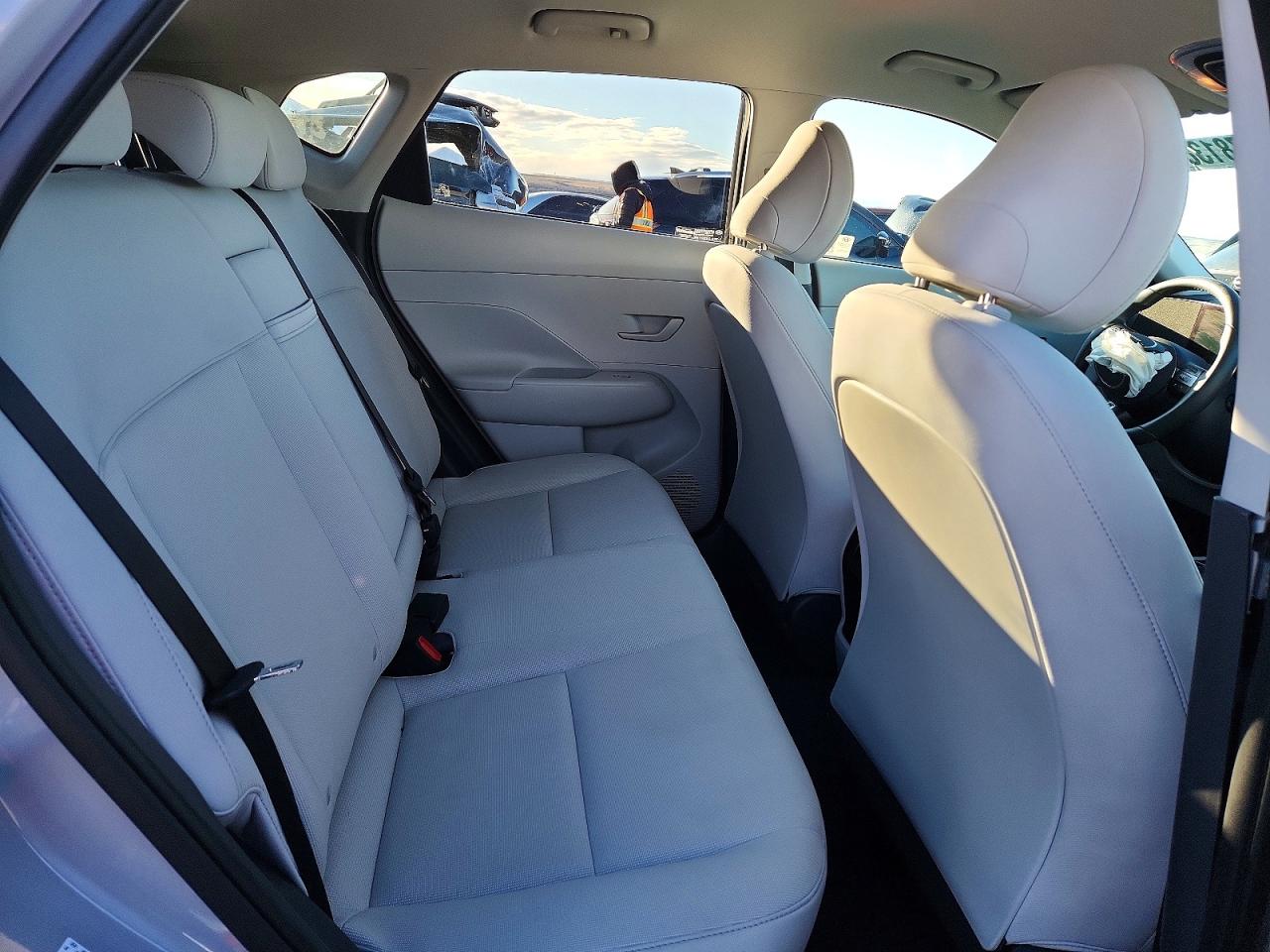2024 HYUNDAI KONA SEL photo 11