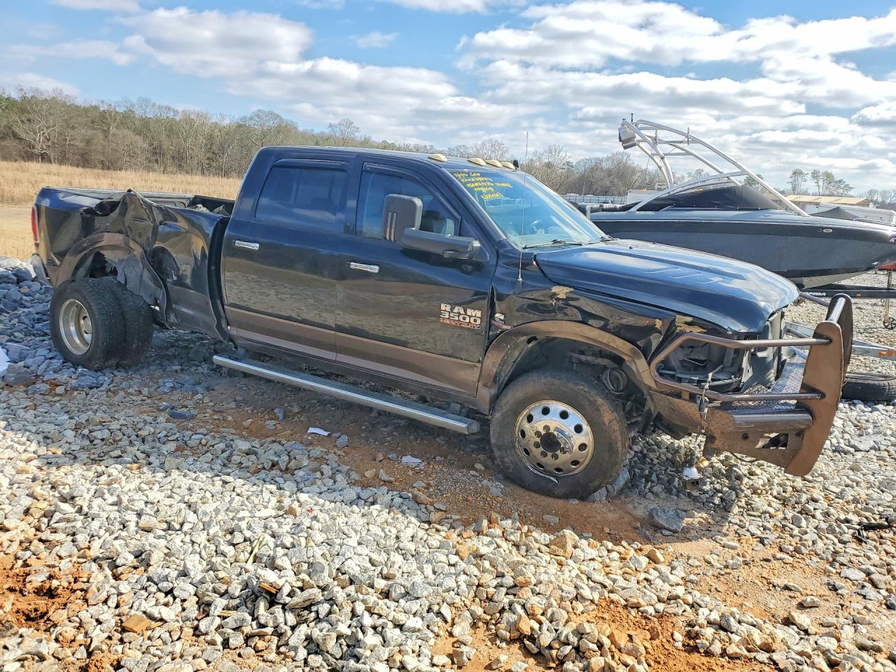 2018 RAM 3500 LARAMIE CREW CA photo 4