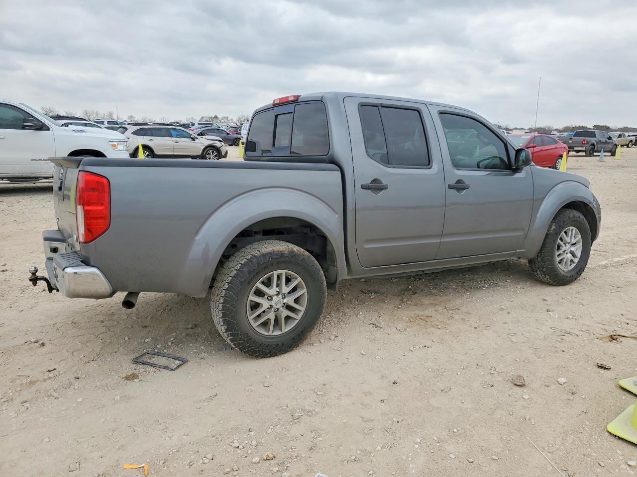2019 NISSAN FRONTIER S photo 5