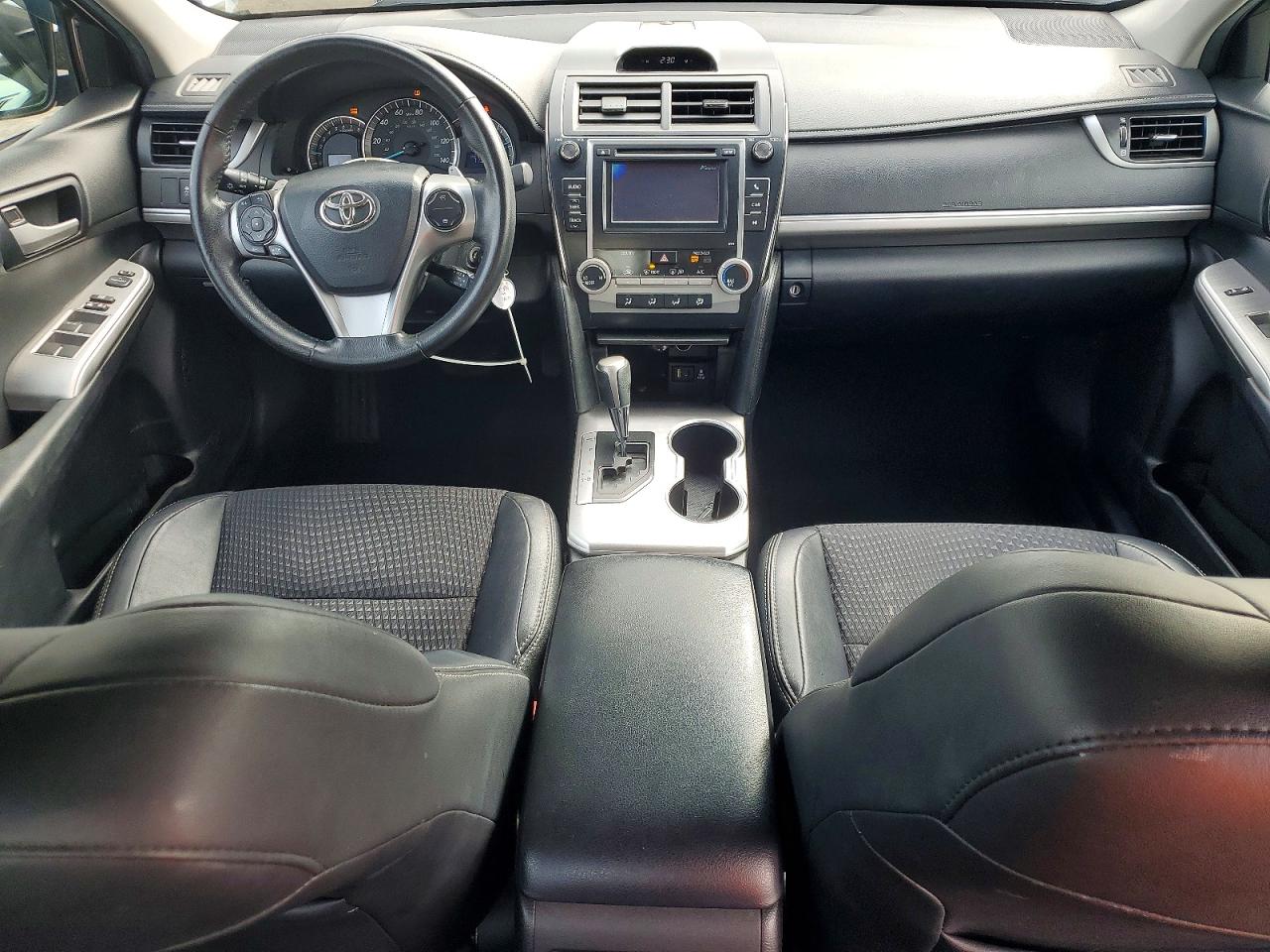 2013 TOYOTA CAMRY SE photo 22