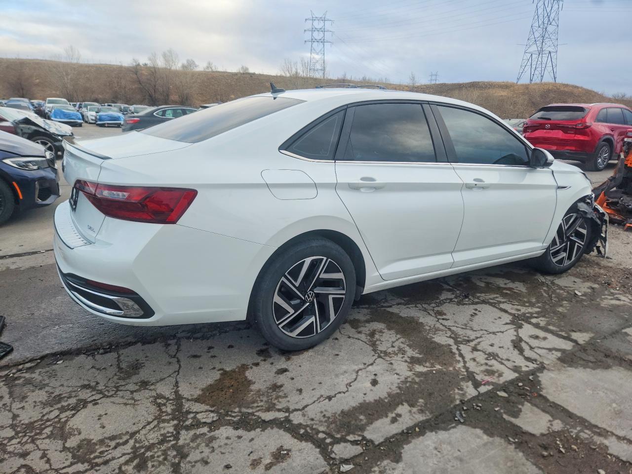2024 VOLKSWAGEN JETTA SEL photo 3